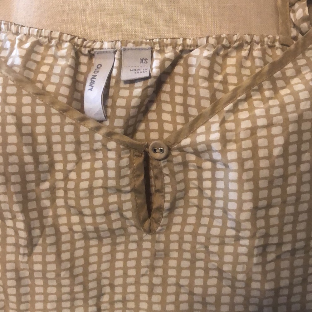 Old Navy Beige & Ivory Ruffle Silk Tank Top Sz. XS - Picture 3 of 4